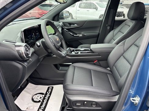 New 2026 Chevrolet Equinox LT w/ Convenience Package II image 8