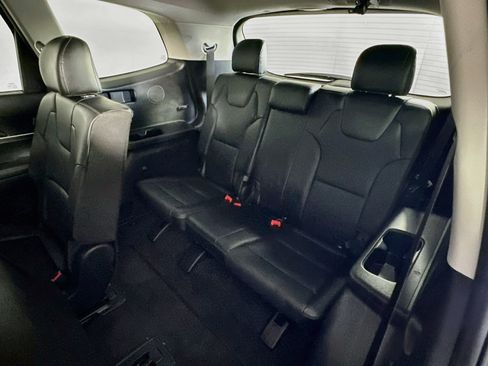 Used 2025 Kia Telluride LX FWD image 30