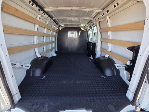 Used 2024 GMC Savana 2500 w/ Driver Convenience Package image 19