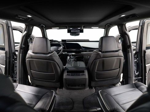 Used 2023 Cadillac Escalade Premium Luxury image 4