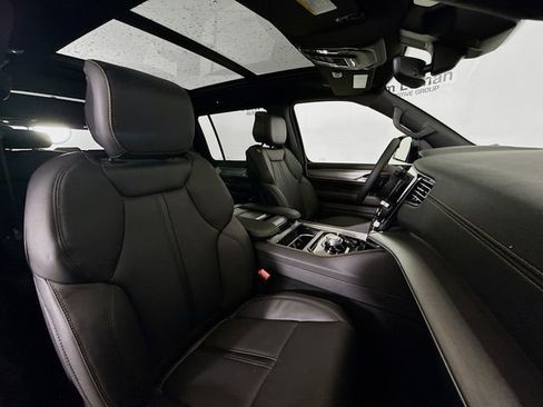 New 2026 Jeep Grand Wagoneer 4WD image 31