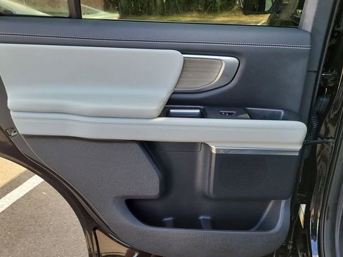 Certified 2025 Ford Expedition Platinum image 11