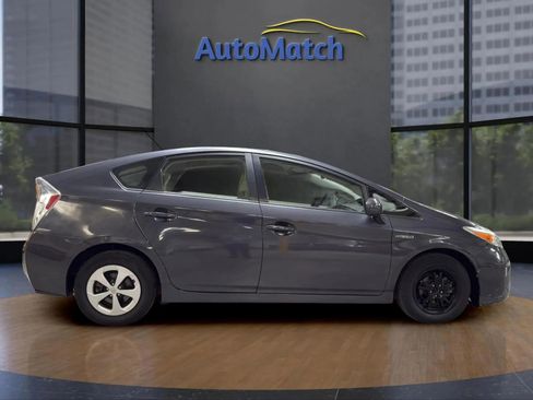Used 2014 Toyota Prius Two image 11