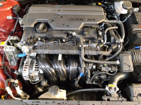 Used 2025 Hyundai Elantra Sport FWD image 30