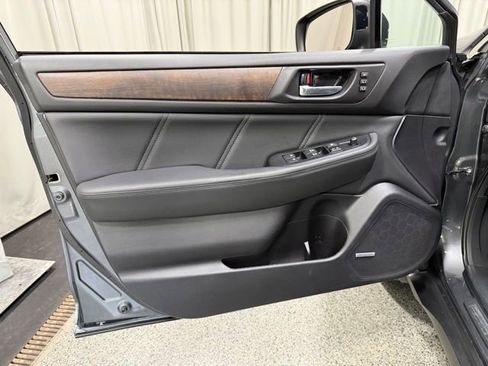 Used 2019 Subaru Outback 2.5i Limited AWD/4WD image 19