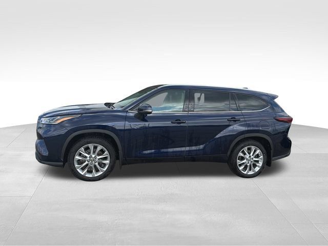 Used 2024 Toyota Highlander Limited AWD/4WD image 6