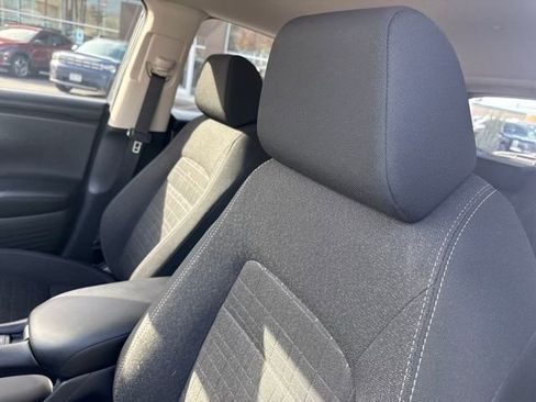 Used 2023 Honda HR-V LX image 11