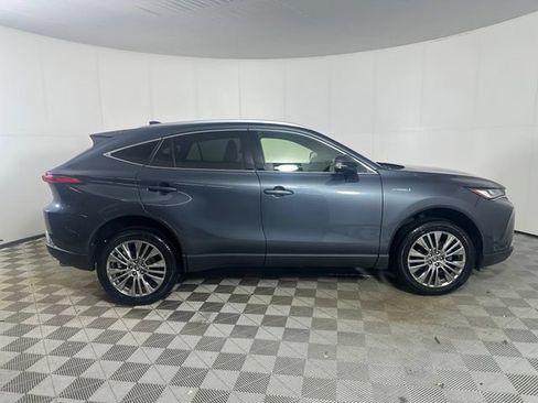 Used 2021 Toyota Venza XLE w/ Softex Package AWD/4WD image 8