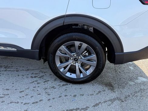 Used 2025 Ford Explorer Active w/ Active Comfort Package AWD/4WD image 23