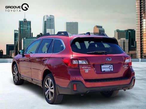 Used 2018 Subaru Outback 3.6R Limited AWD/4WD image 3