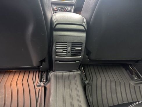 Used 2017 Mercedes-Benz GLA 250 image 35