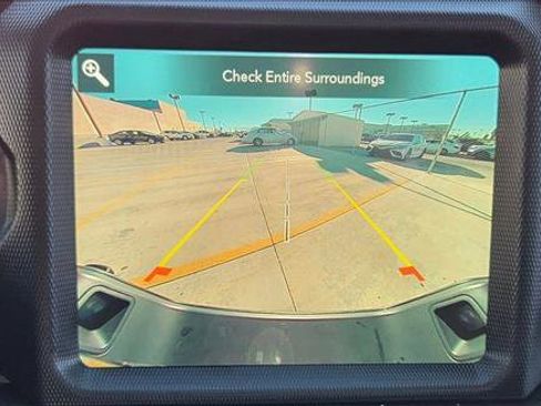 Used 2022 Jeep Gladiator Sport image 13
