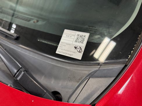Used 2017 Toyota Corolla LE w/ Carpet Mat Package (TMS) FWD image 24