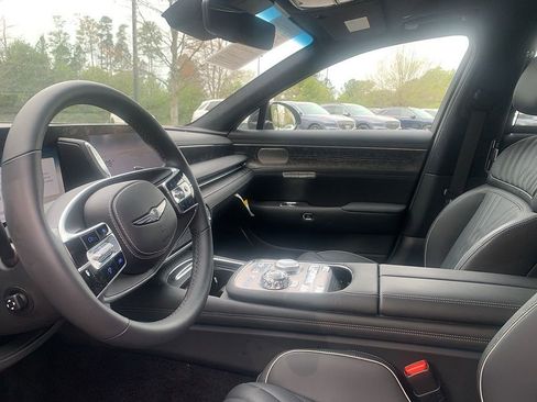 Used 2025 Genesis G90 3.5T image 5