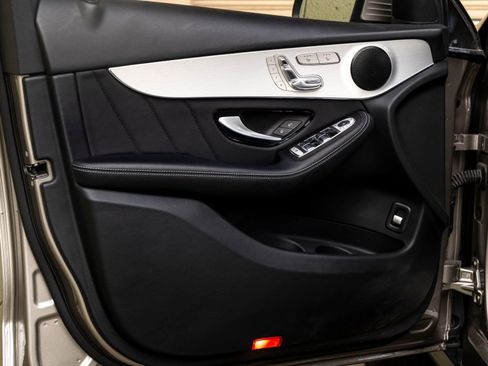 Used 2022 Mercedes-Benz GLC 300 image 12