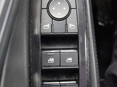 Used 2024 Nissan Rogue SV image 21