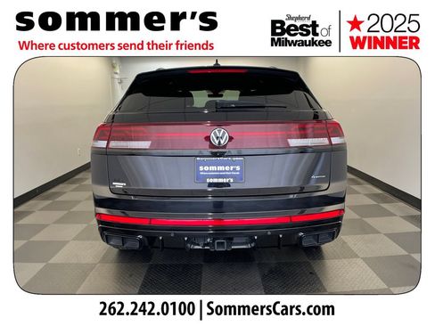 Used 2025 Volkswagen Atlas Cross Sport SEL R-Line AWD/4WD image 4