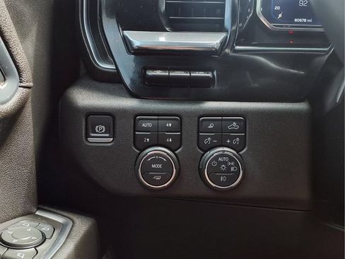 Used 2024 Chevrolet Silverado 1500 High Country w/ High Country Premium Package AWD/4WD image 21