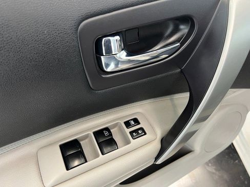 Used 2009 Nissan Rogue SL w/ Premium Pkg image 25