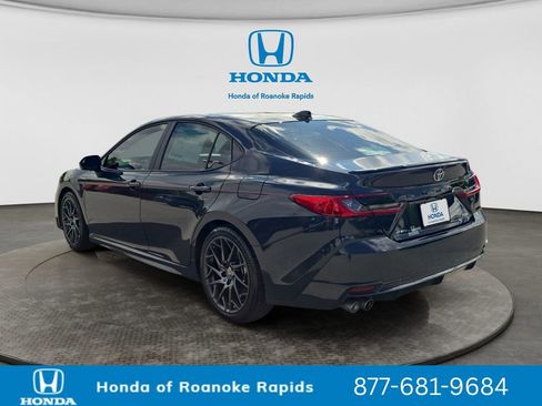 Used 2025 Toyota Camry XSE FWD image 3