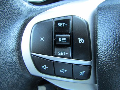 Used 2023 Ford Explorer XLT w/ Equipment Group 202A AWD/4WD image 21