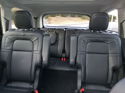 Used 2025 Lincoln Aviator Reserve image 23