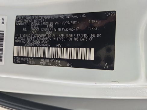 Used 2024 Toyota Sienna XLE image 34