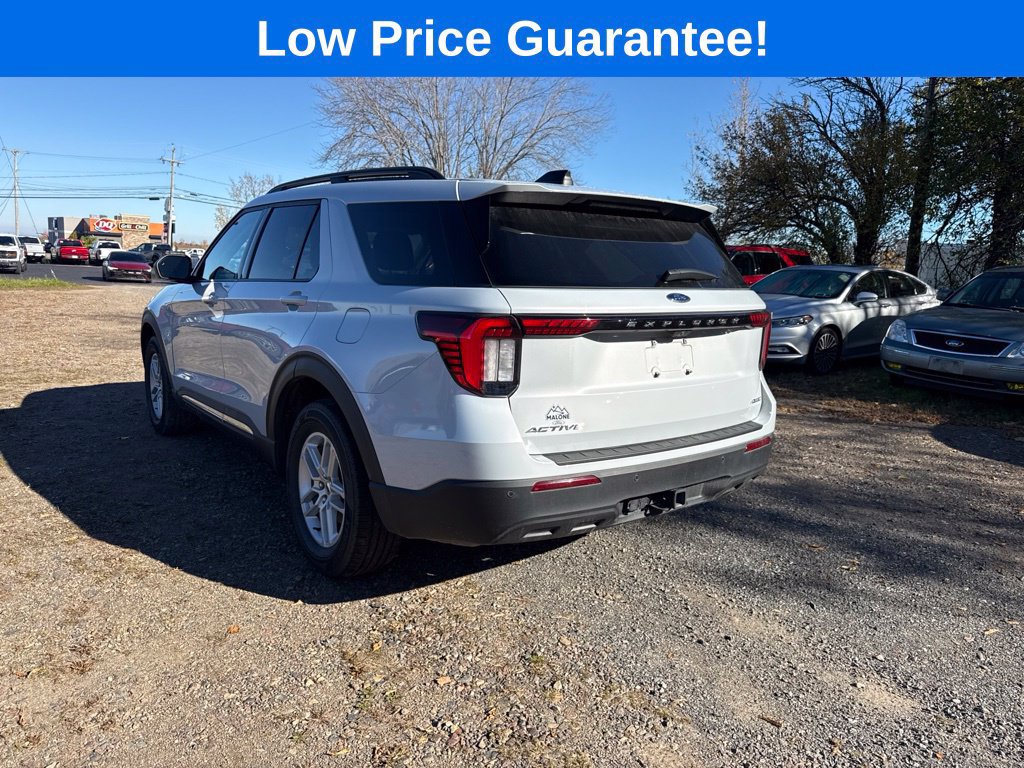 Used 2025 Ford Explorer Active AWD/4WD image 5