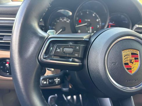 Used 2023 Porsche Macan AWD/4WD image 22