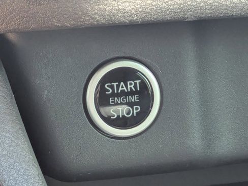 Certified 2023 Nissan Rogue SV FWD image 30
