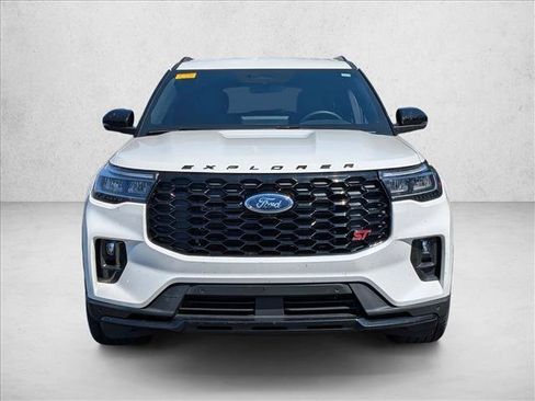 Certified 2025 Ford Explorer ST RWD image 3