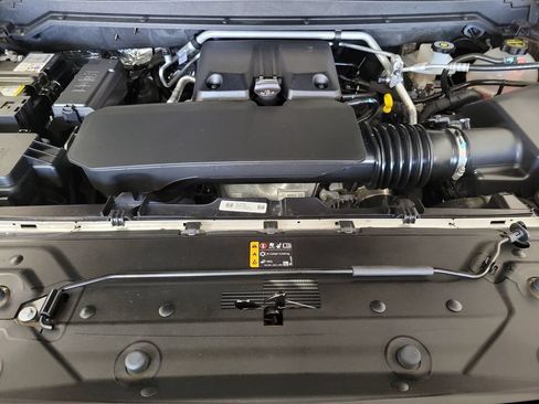 Used 2024 Chevrolet Colorado Z71 w/ Advanced Trailering Package AWD/4WD image 22