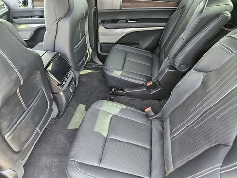 New 2026 Cadillac Vistiq Luxury image 27