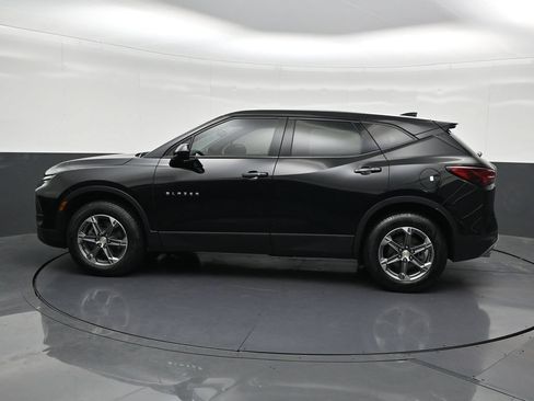 Used 2023 Chevrolet Blazer LT FWD image 2
