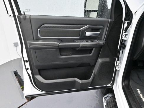 Used 2025 RAM 2500 Big Horn AWD/4WD image 9