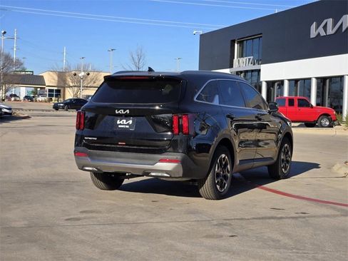 New 2026 Kia Sorento S w/ S Panoramic Sunroof Package FWD image 4