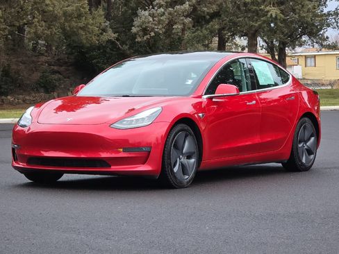 Used 2020 Tesla Model 3 Long Range image 9