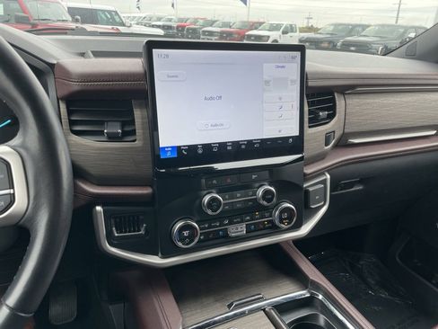 Used 2024 Ford Expedition Max Limited image 11