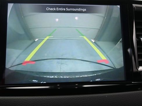 Used 2022 Chrysler Pacifica Touring-L FWD image 26
