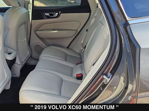 Used 2019 Volvo XC60 T6 Momentum w/ Advanced Package image 17