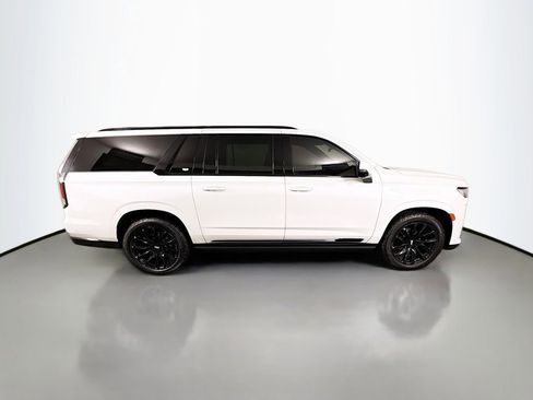 Used 2022 Cadillac Escalade ESV Sport Platinum w/ LPO, ONYX Package image 8