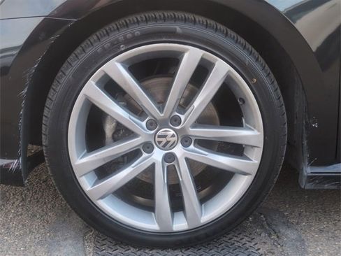 Used 2018 Volkswagen Passat 2.0T R-Line image 29