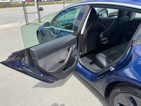 Used 2019 Tesla Model 3 Standard Range Plus RWD image 43