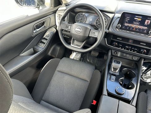 Certified 2025 Nissan Rogue SV image 16