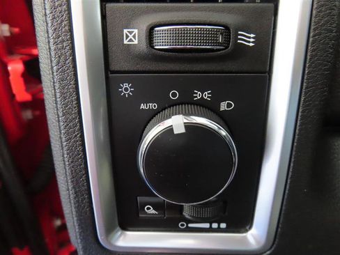 Used 2023 RAM 1500 Classic SLT w/ Trailer & Traction Group AWD/4WD image 18