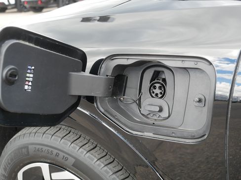 Used 2024 Chevrolet Equinox EV LT w/ LPO, All-Weather Mat Package FWD image 35