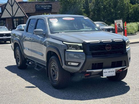 Used 2025 Nissan Frontier PRO-4X AWD/4WD image 3