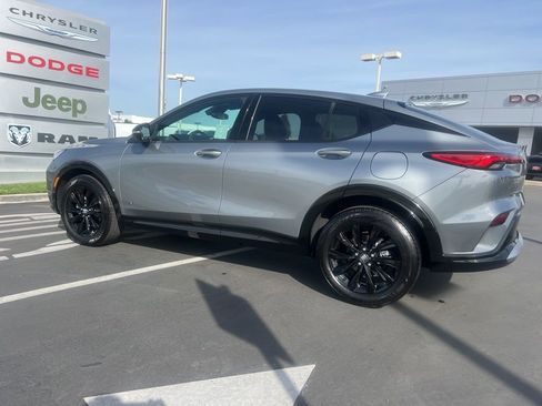 Used 2025 Buick Envista Sport Touring image 11