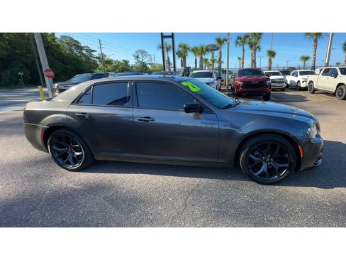 Used 2021 Chrysler 300 Touring w/ Sport Appearance Package RWD image 9