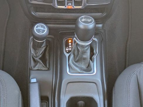 Used 2021 Jeep Wrangler Unlimited Sport image 17